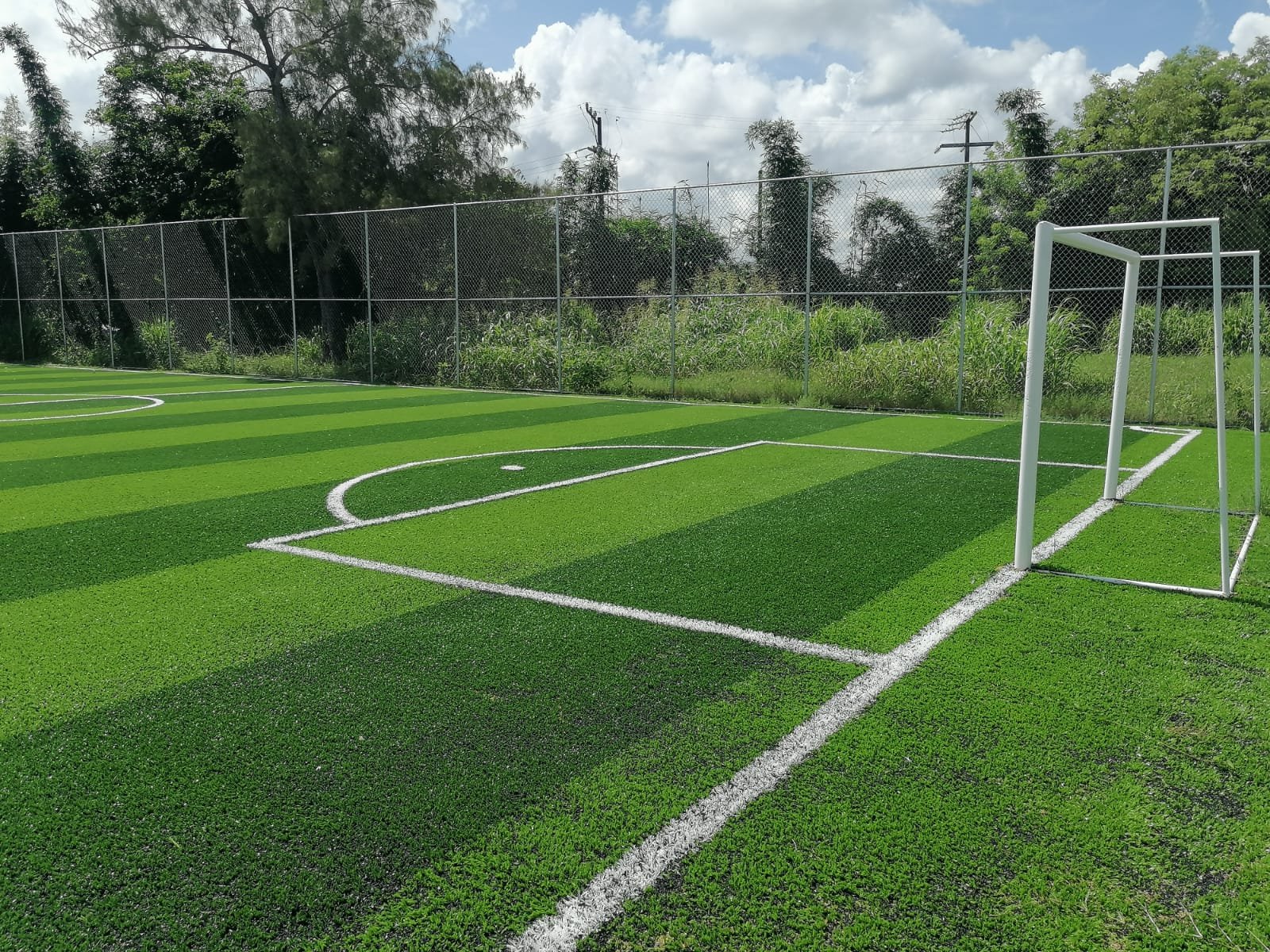 Construcción de canchas de Fútbol rápido y Box en la unidad deportiva