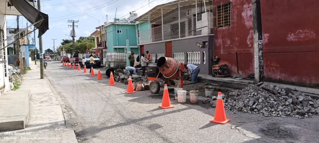 Personal de Obras Públicas y otras áreas de trabajo se ocupan en el ...